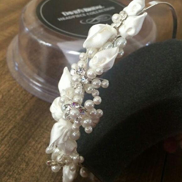 #222 David's Bridal - Crystal & Pearl like beaded Ivory headband - Picture 3 of 9